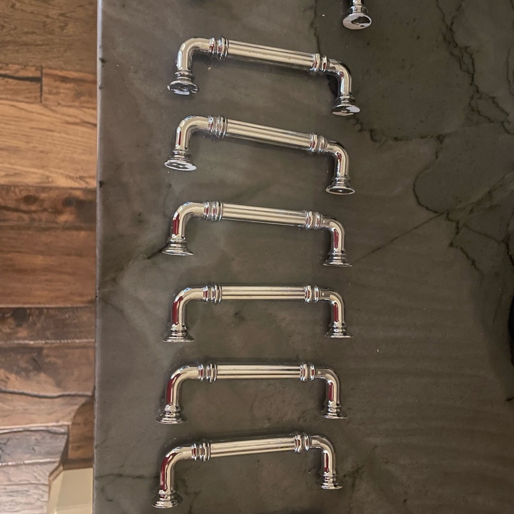 Top knobs Reeded drawer pull. Set of 8 - Picture 7 of 9